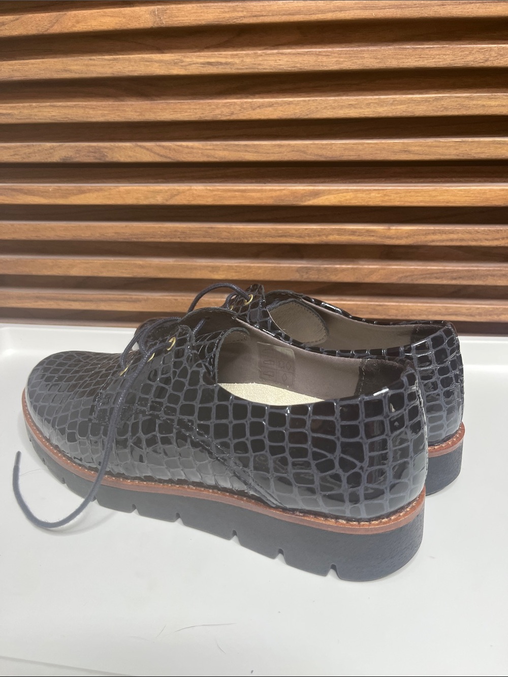 Alivio Zoe 01 Croc Embossed Navy Patent Leather Lug Sole Shoes Size 8.5/9 EU 40